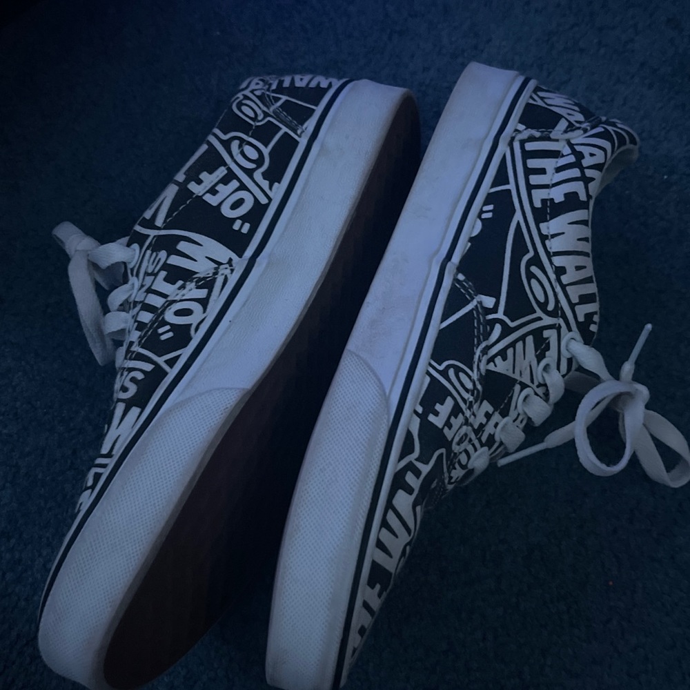 can be shipped with box, like new no flaws